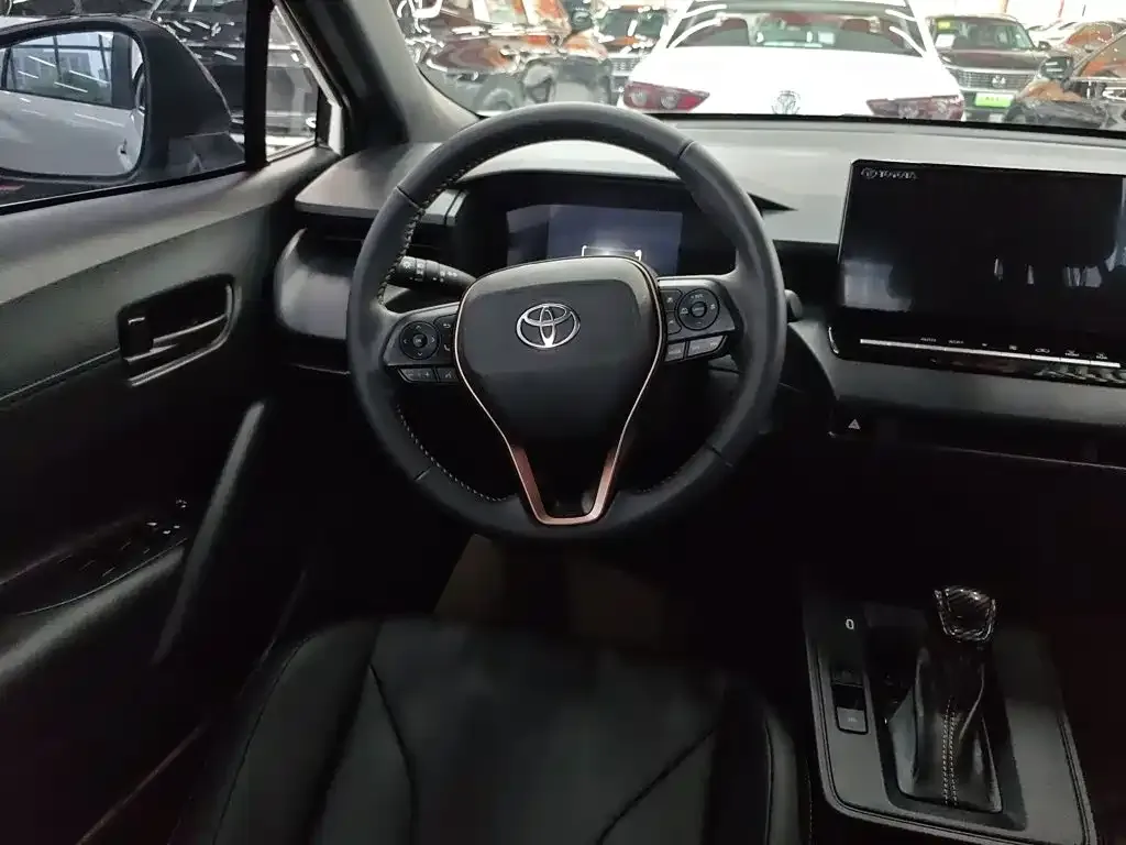 Toyota Corolla Cross — фото 10