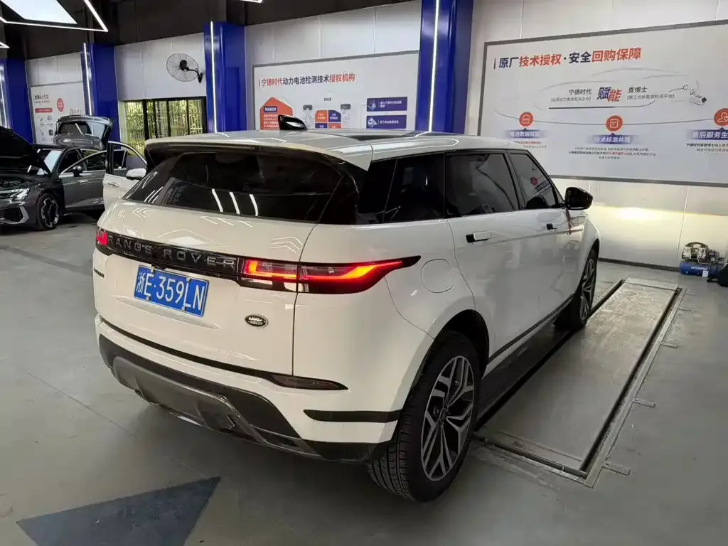 Land Rover Evoque — фото 8