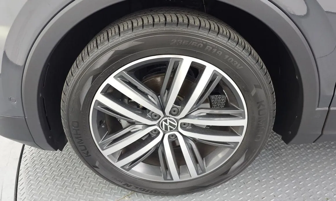 Volkswagen Tiguan — фото 5