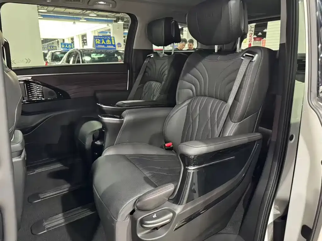 GAC Motor Trumpchi M8 — фото 3