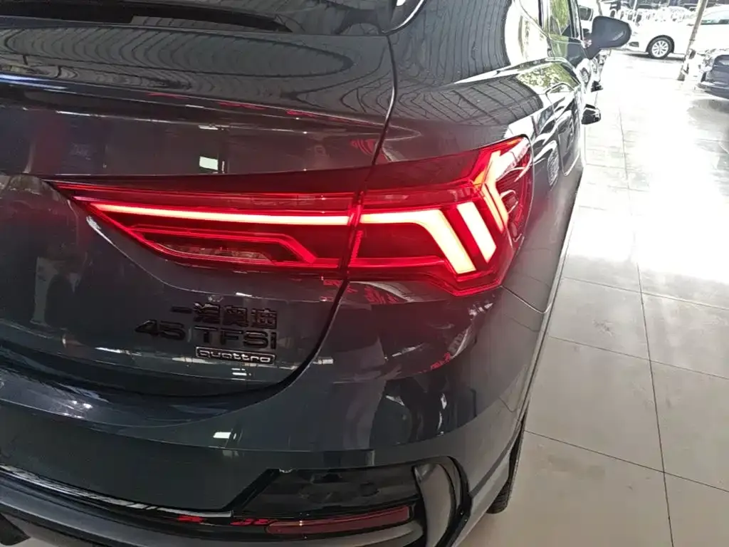 Audi Q3 Sportback — фото 6