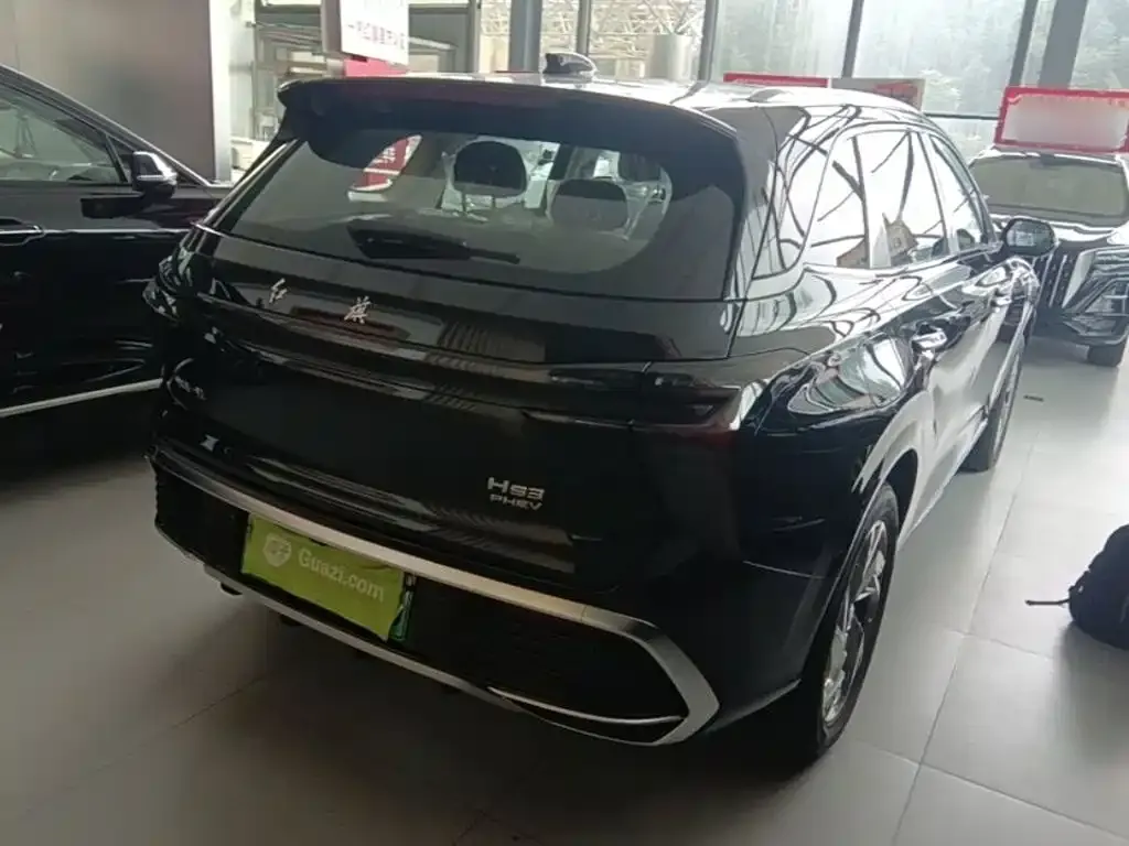 Hongqi HS3 PHEV — фото 4