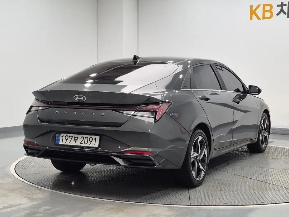Hyundai AVANTE — фото 2