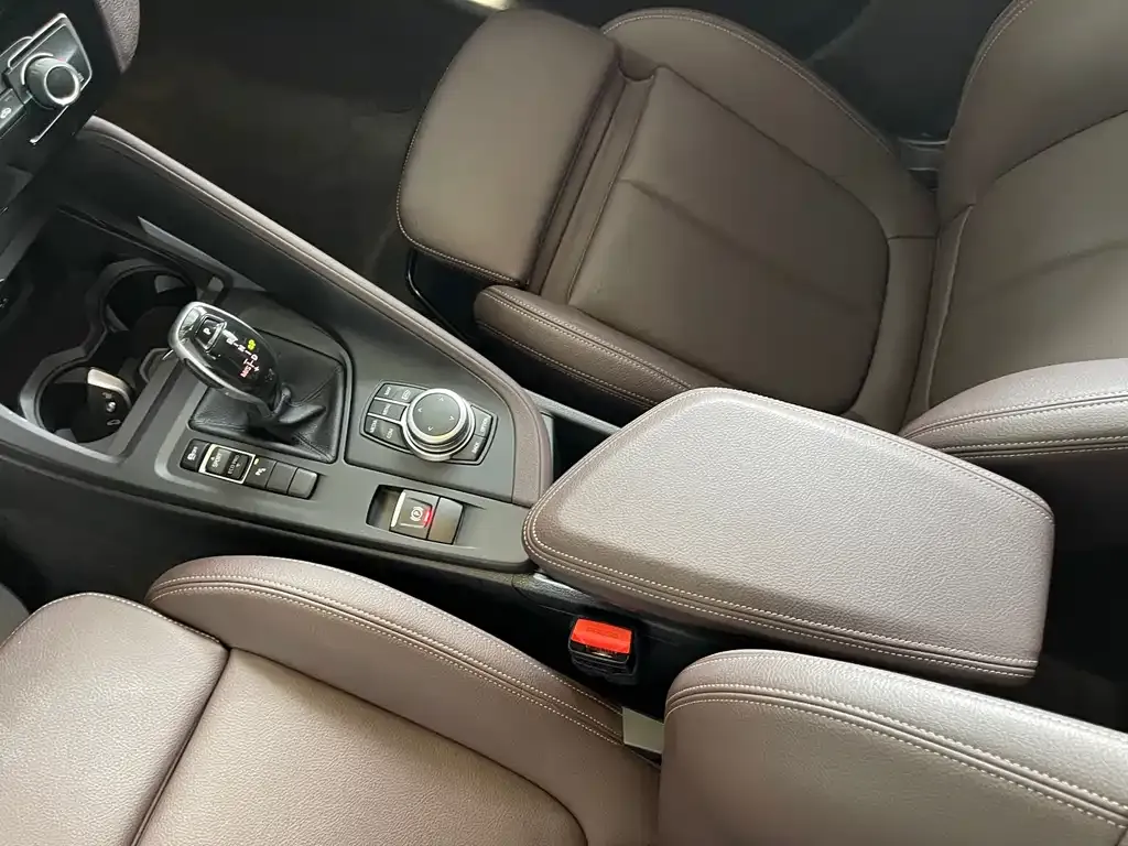 BMW X1 — фото 8