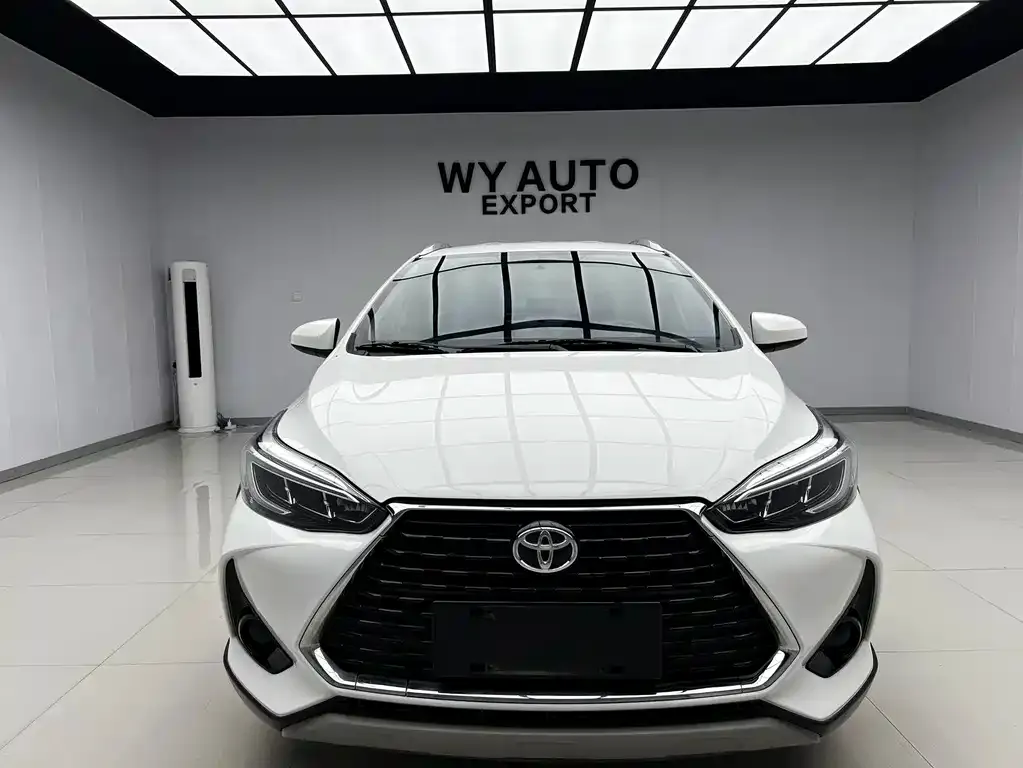 Toyota Yaris L — фото 4