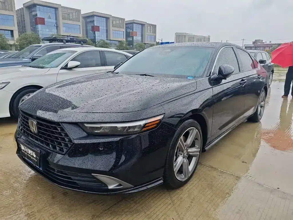 Honda Accord — фото 1