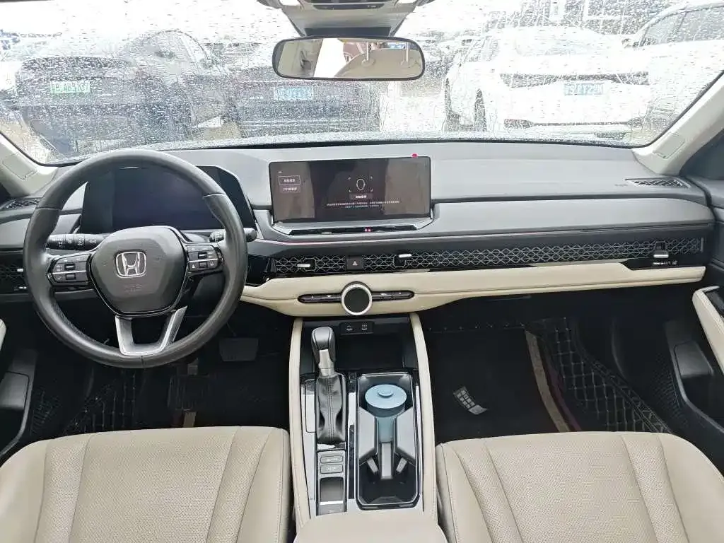 Honda Accord — фото 9
