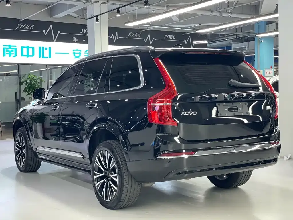 Volvo XC90 PHEV — фото 4