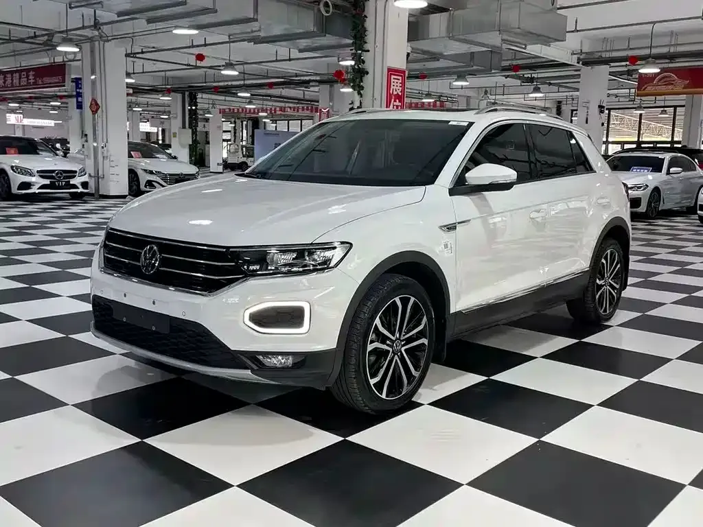 Volkswagen T-Roc — фото 1