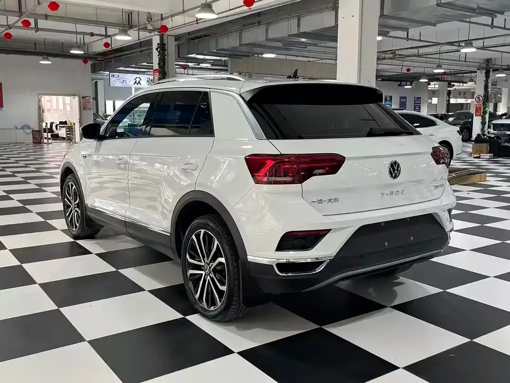 Volkswagen T-Roc — фото 5