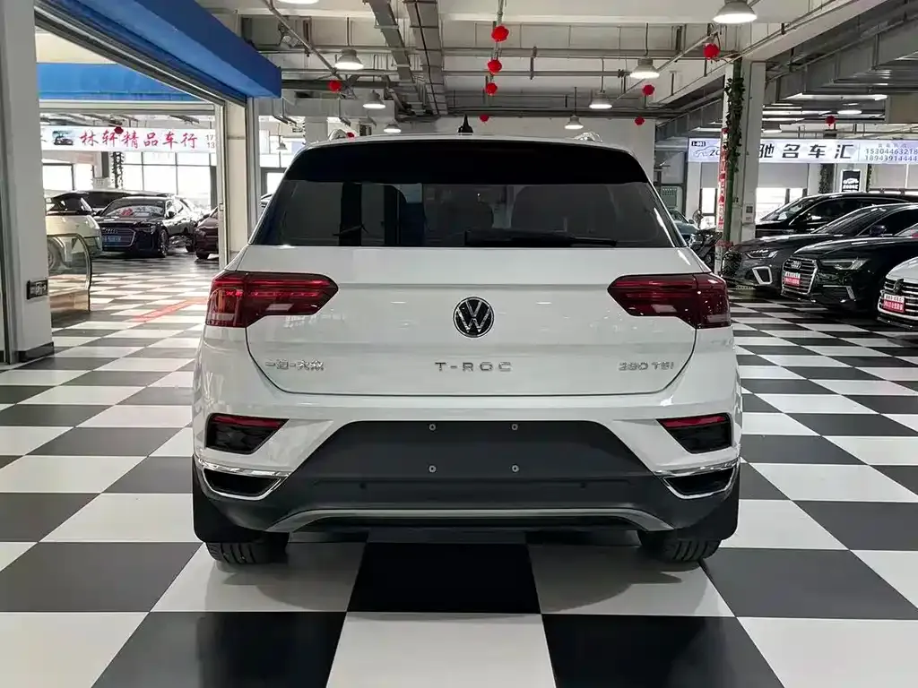 Volkswagen T-Roc — фото 7
