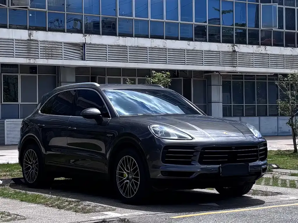 Porsche Cayenne Hybrid — фото 5