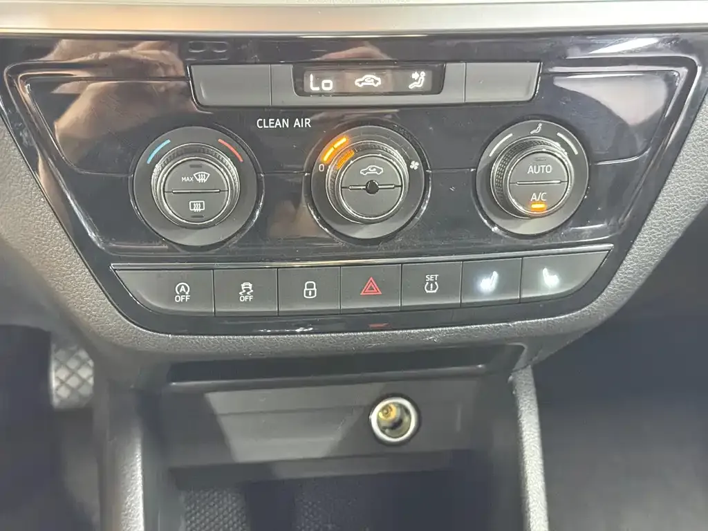 Skoda Octavia 2022 из CN, фото 3