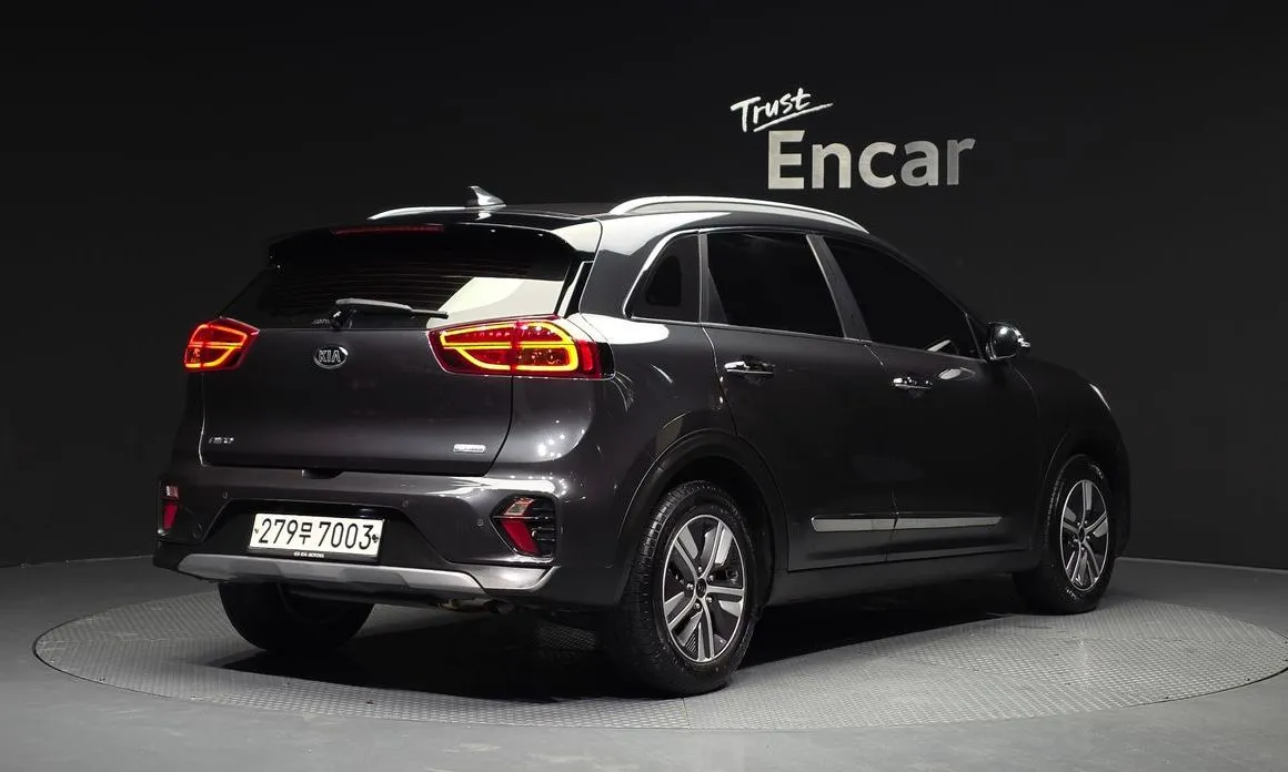 Kia Niro — фото 8