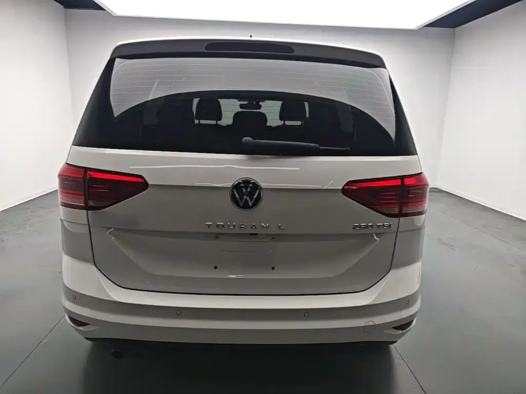 Volkswagen Touran — фото 9
