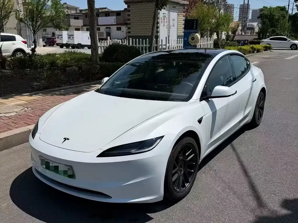 Tesla Model 3 — фото 4