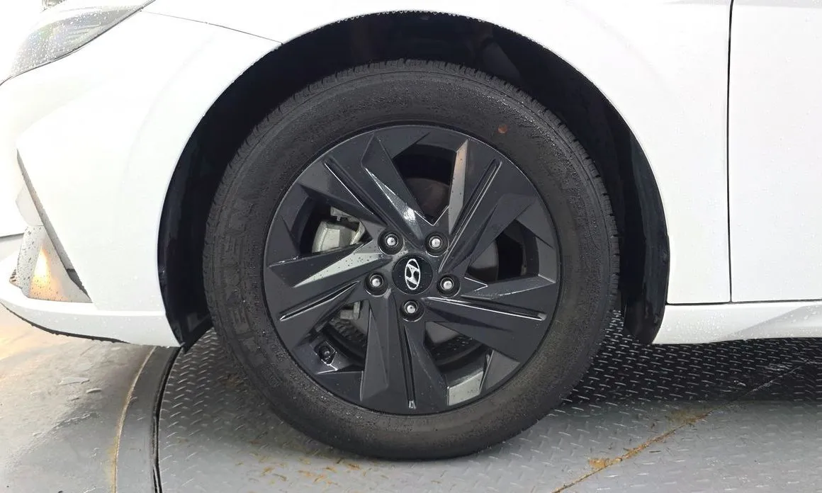Hyundai AVANTE — фото 4