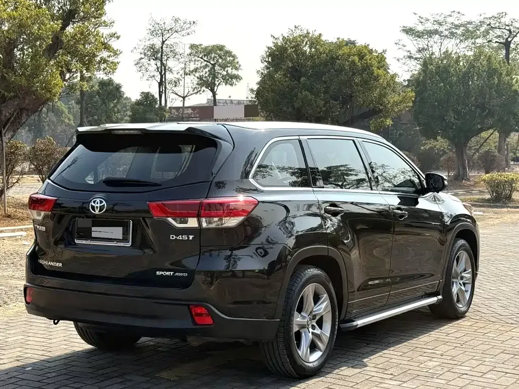 Toyota Highlander — фото 4