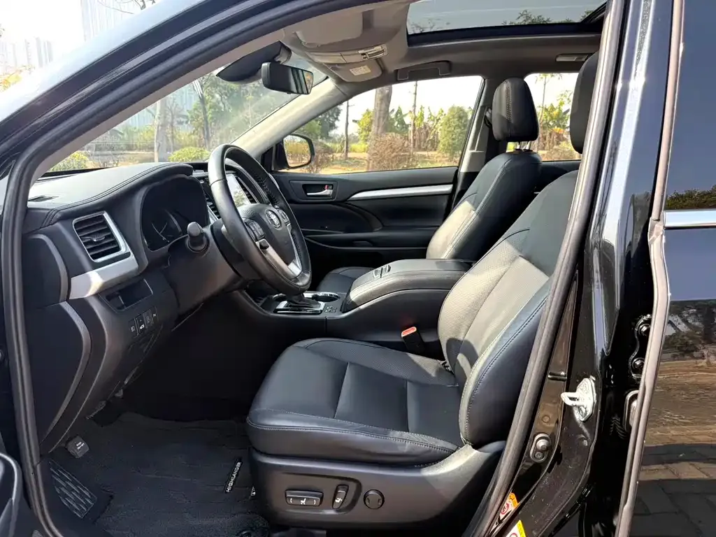 Toyota Highlander — фото 5