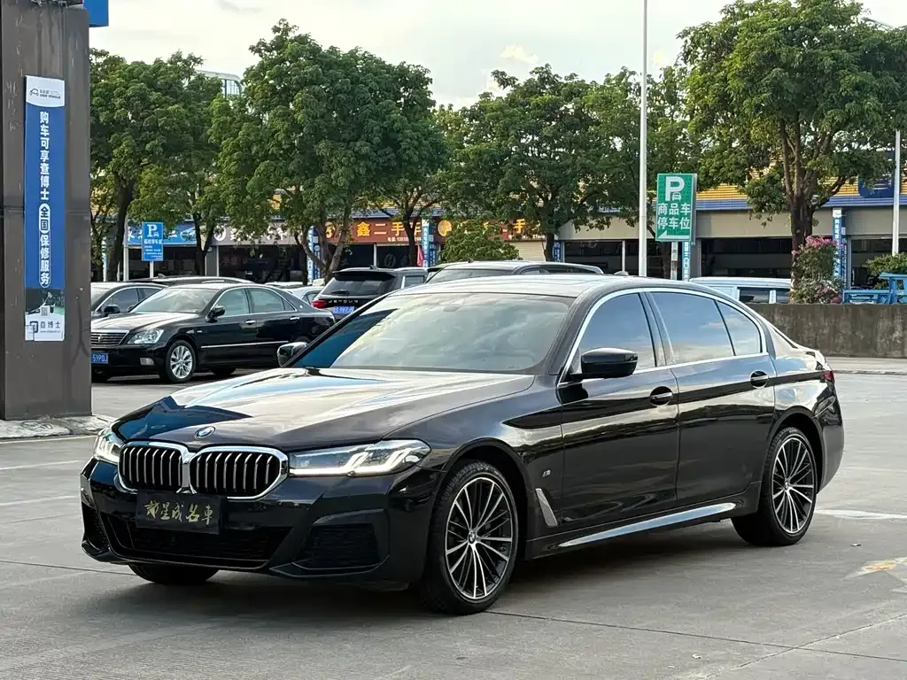 BMW 5 Series — фото 1