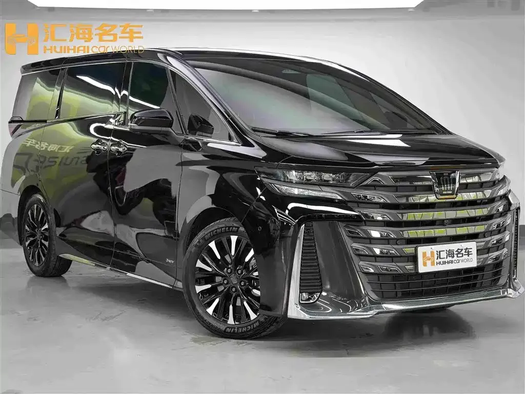 Toyota Vellfire — фото 3