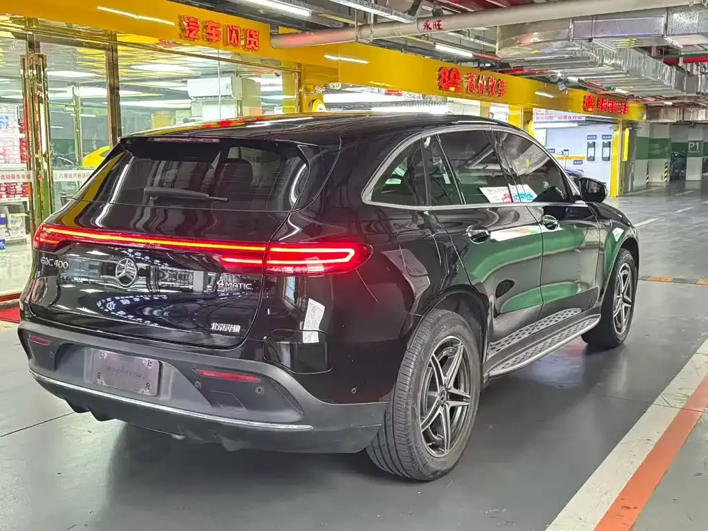 Mercedes-Benz EQC — фото 10