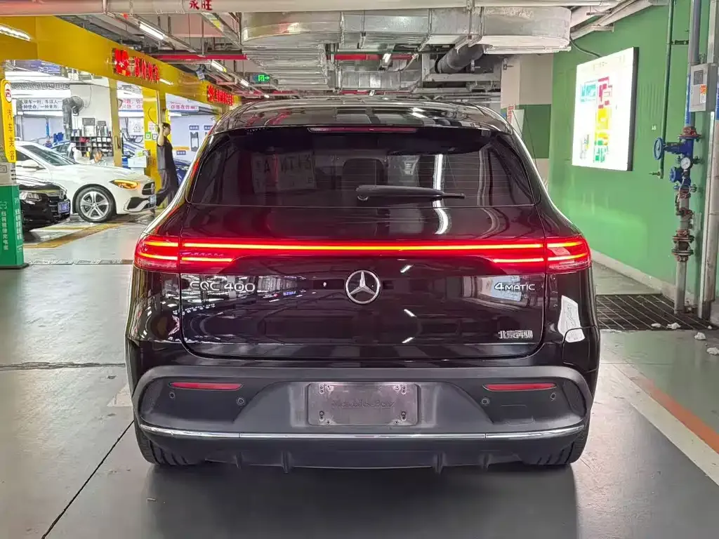 Mercedes-Benz EQC — фото 7
