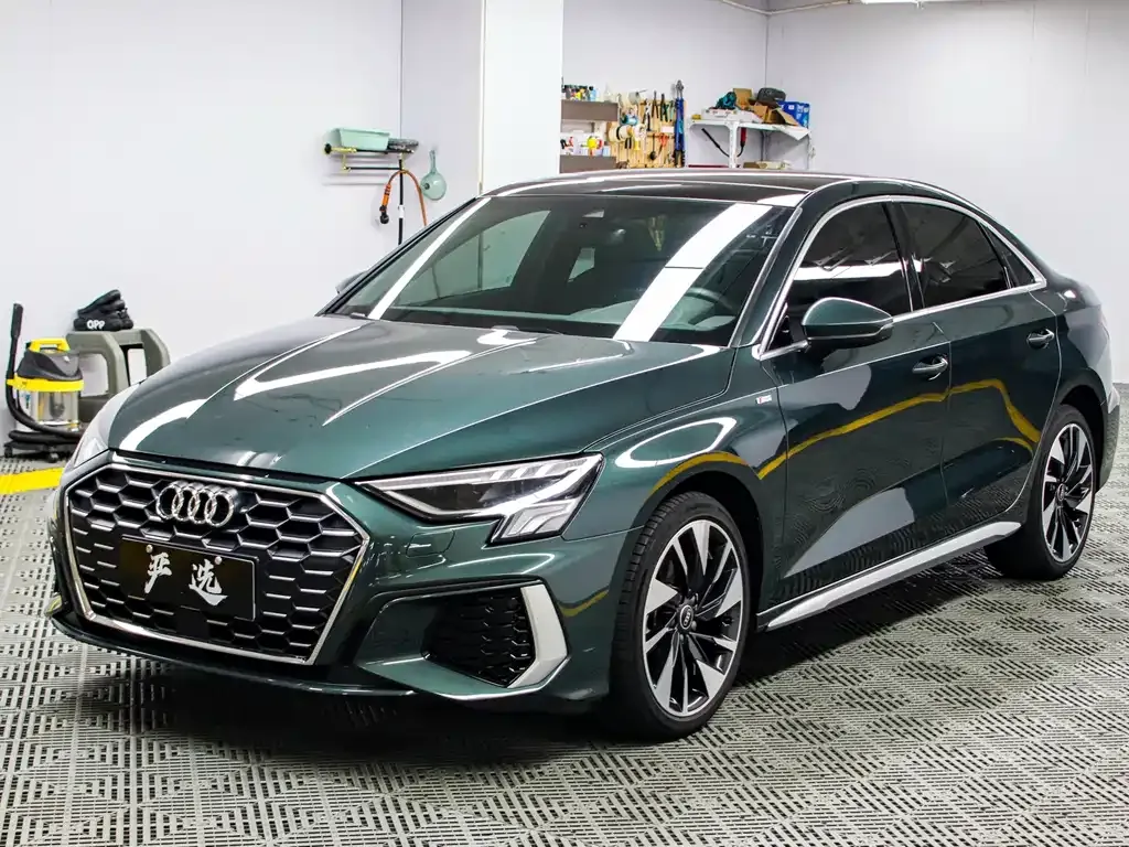 Audi A3 — фото 1