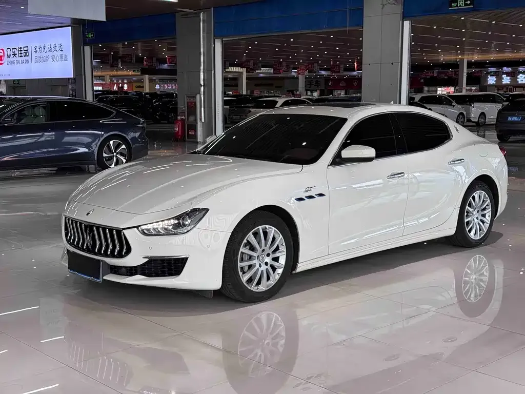 Maserati Ghibli — фото 1