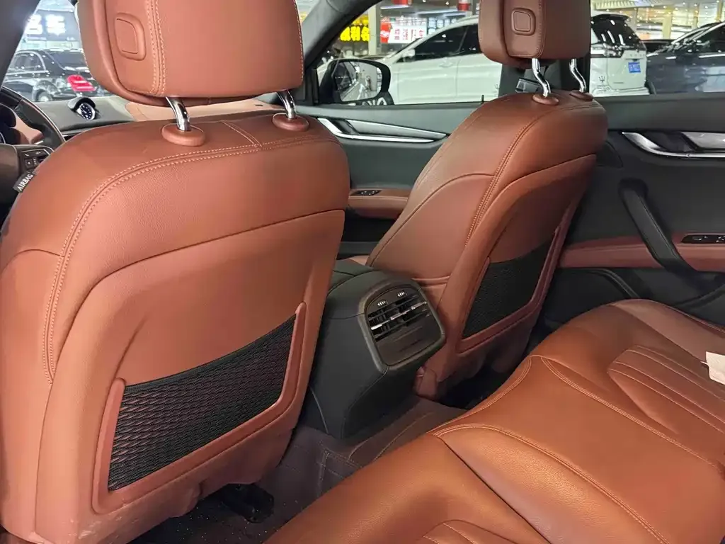 Maserati Ghibli — фото 6