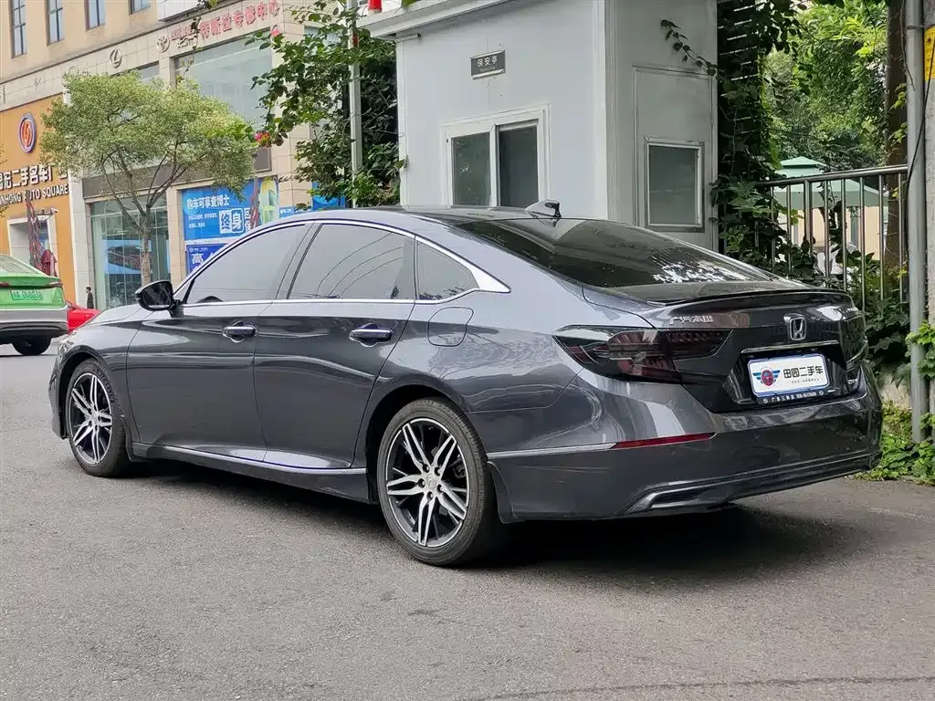 Honda Accord — фото 10