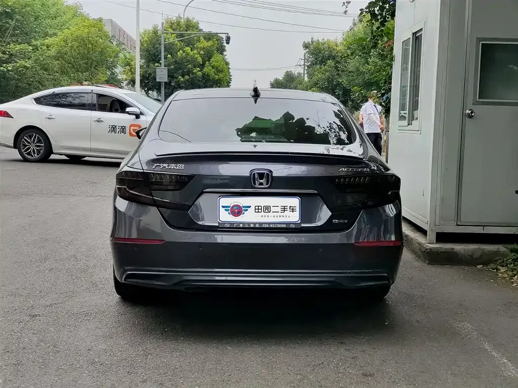 Honda Accord — фото 5