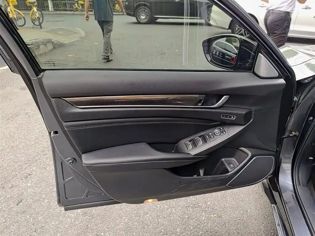 Honda Accord — фото 4