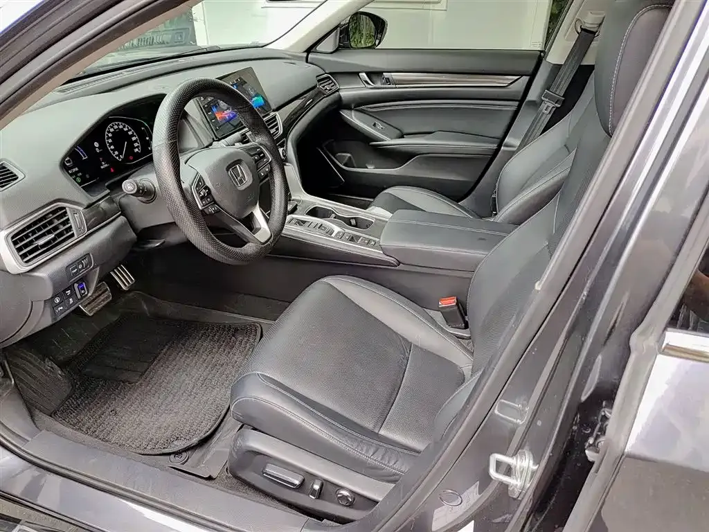 Honda Accord — фото 7