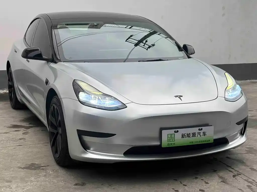 Tesla Model 3 — фото 7
