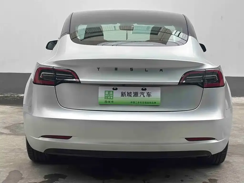 Tesla Model 3 — фото 2