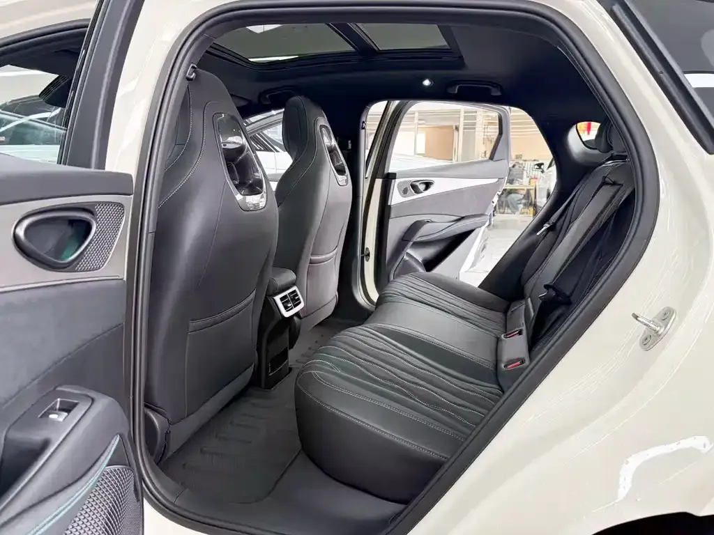 BYD Seal 06 — фото 10