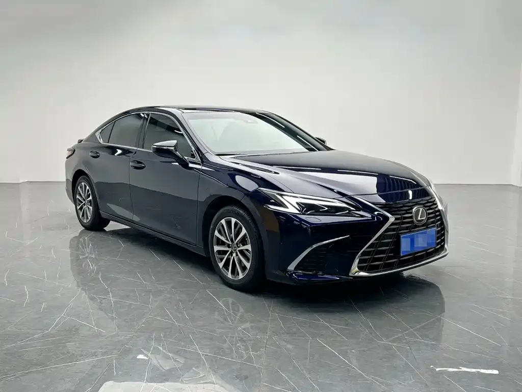 Lexus ES — фото 10