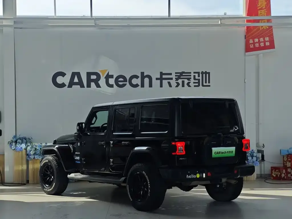 Jeep Wrangler PHEV — фото 3