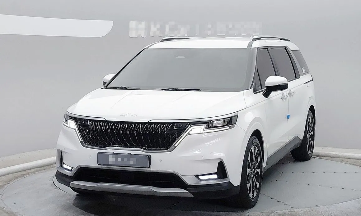 Kia Carnival — фото 1
