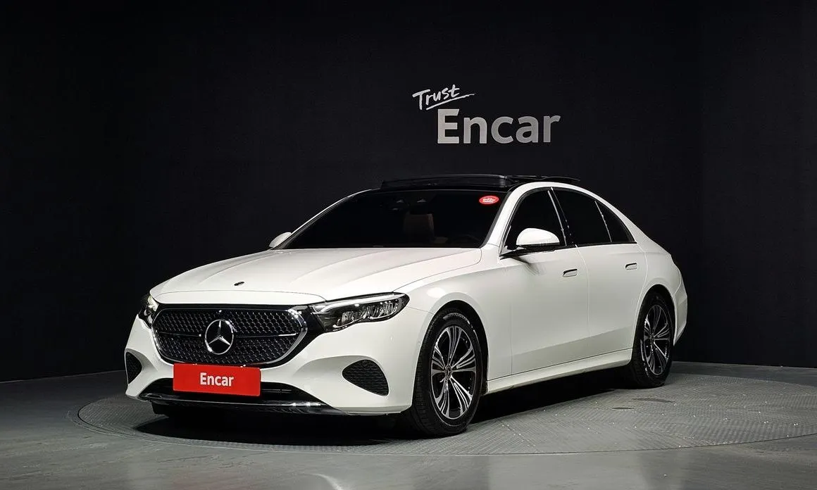 Mercedes-Benz E-Class — фото 1