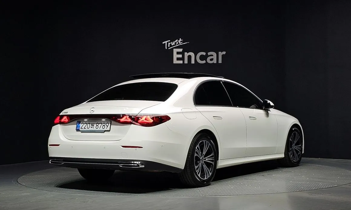 Mercedes-Benz E-Class — фото 5