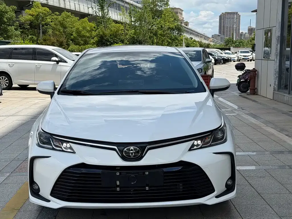 Toyota Corolla — фото 9