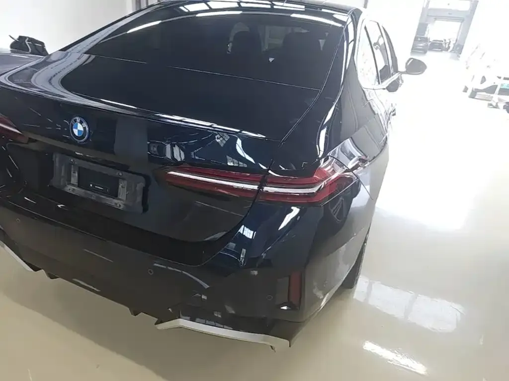 BMW i5 — фото 7