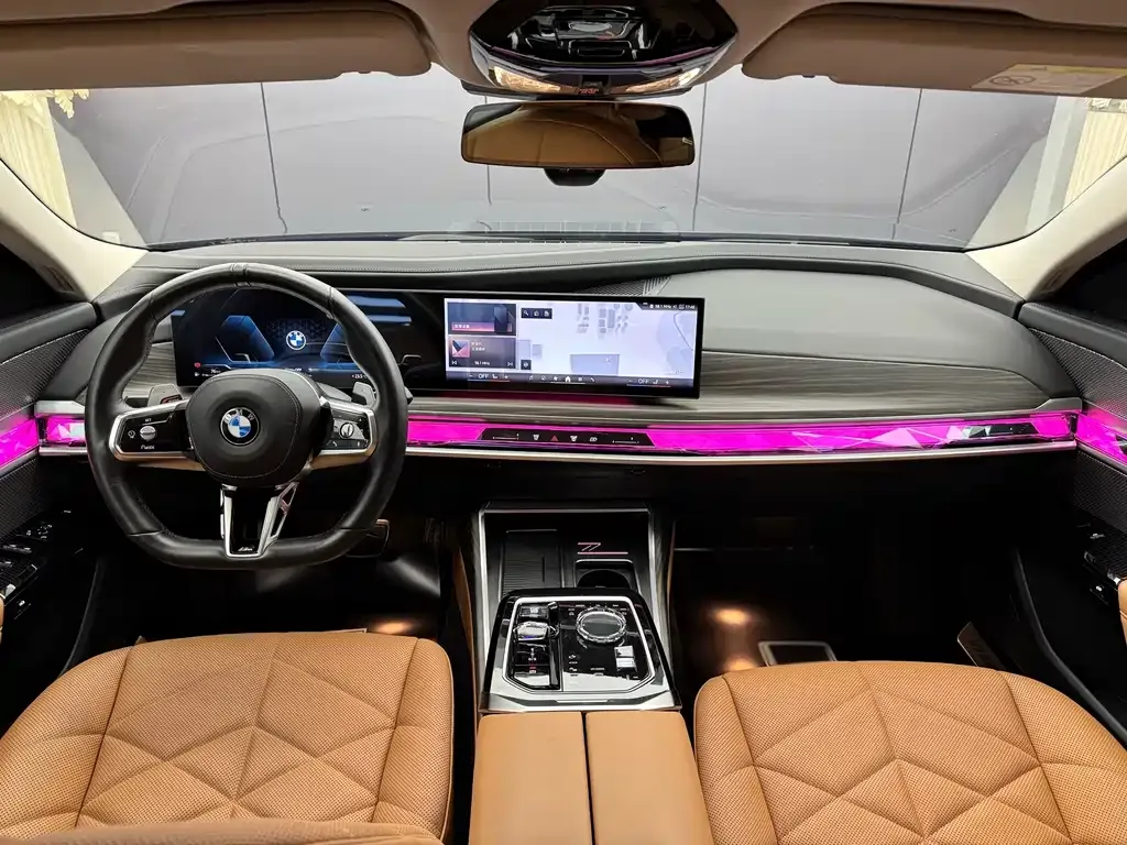 BMW 7 Series — фото 10