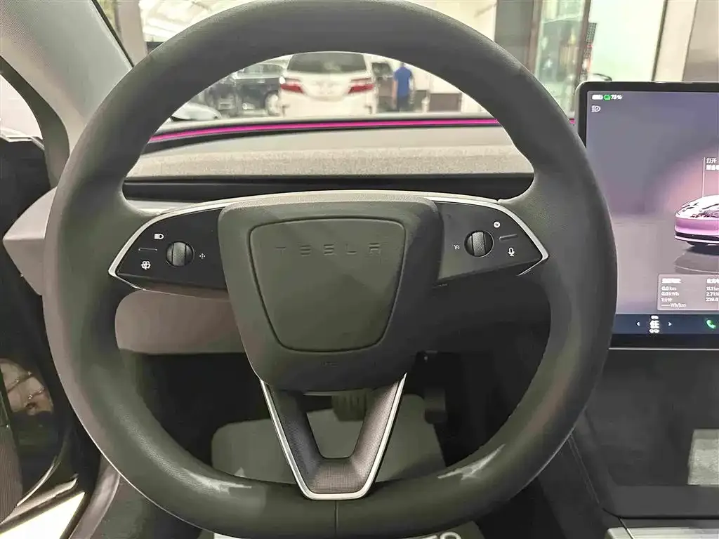 Tesla Model 3 — фото 3