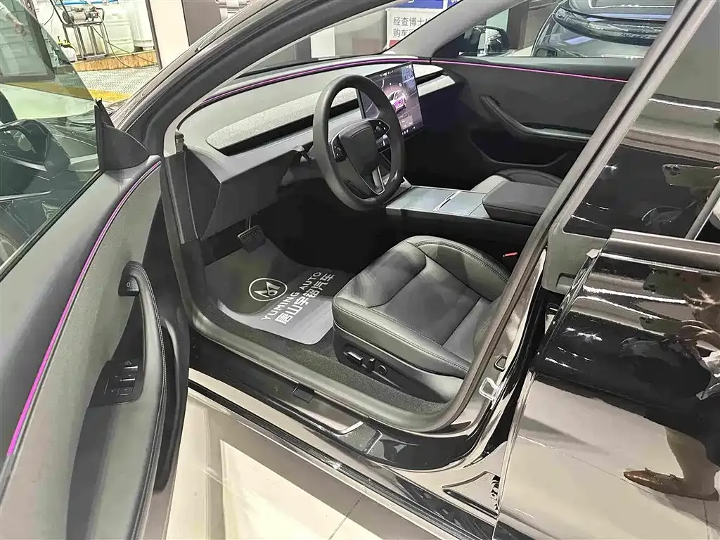 Tesla Model 3 — фото 10