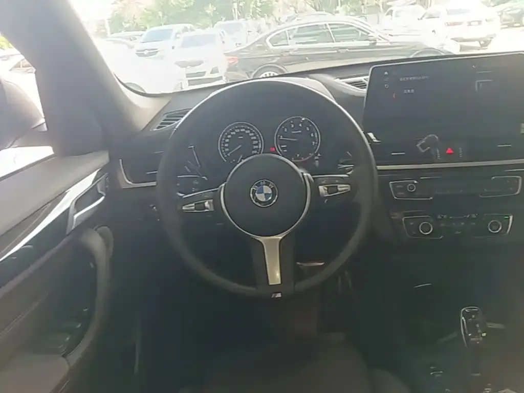 BMW X1 — фото 5