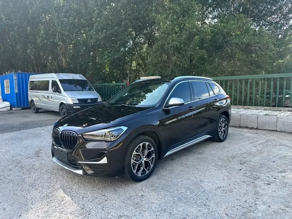 BMW X1 — фото 1