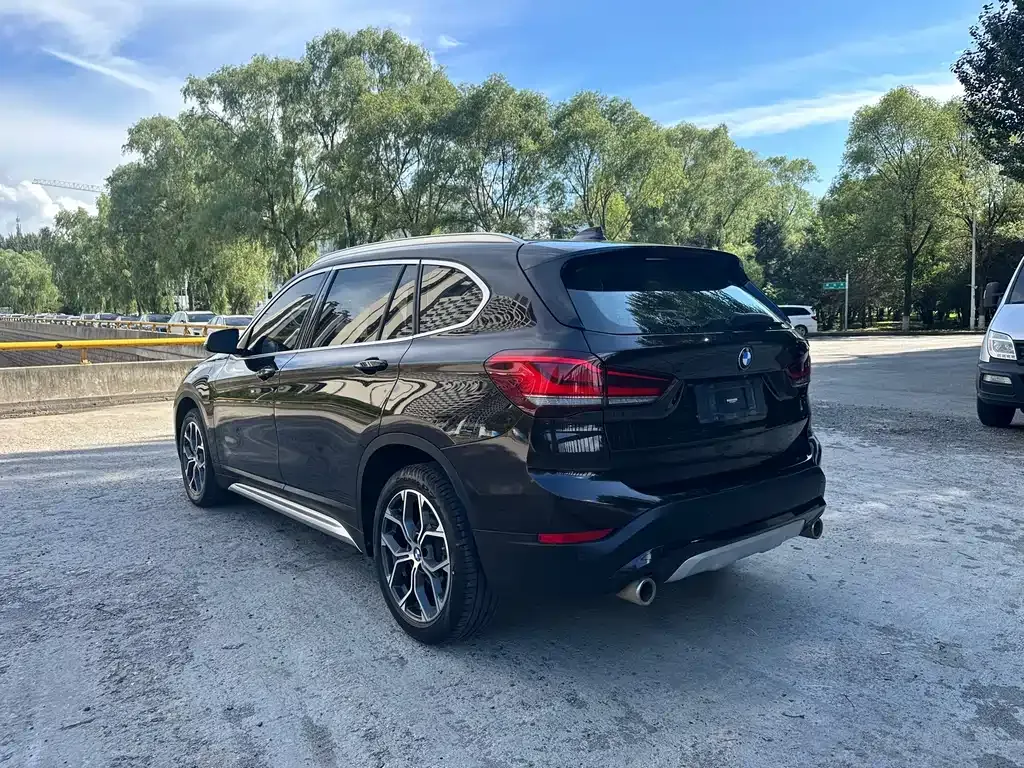 BMW X1 — фото 9